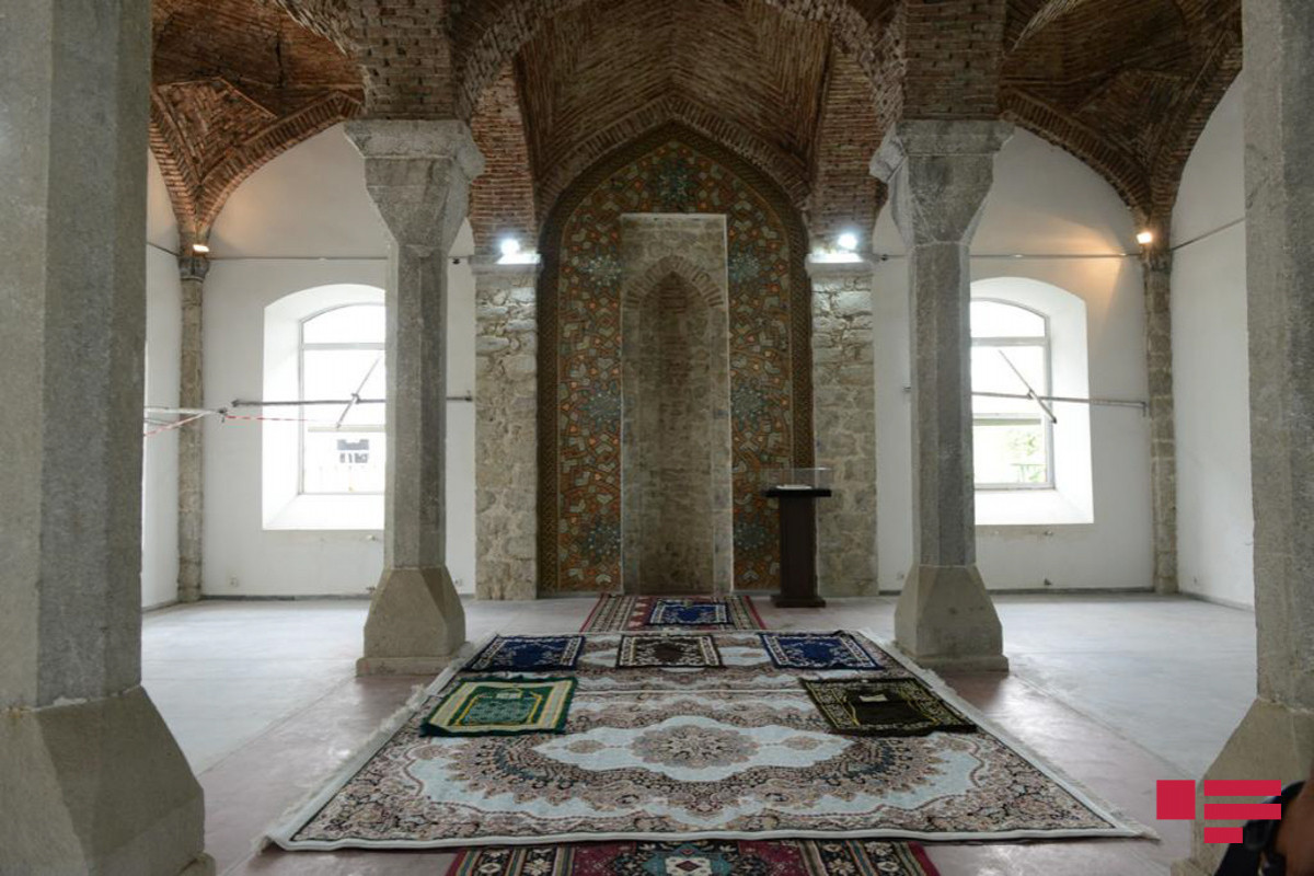 Religious figures prayed at the Saatli Mosque in Shusha