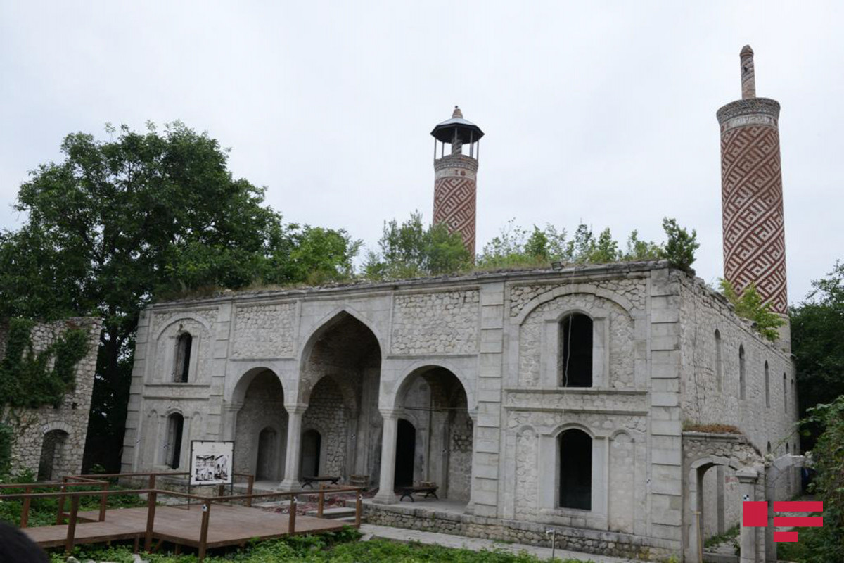 Visit to Ashaghi Govhar Aga Mosque
