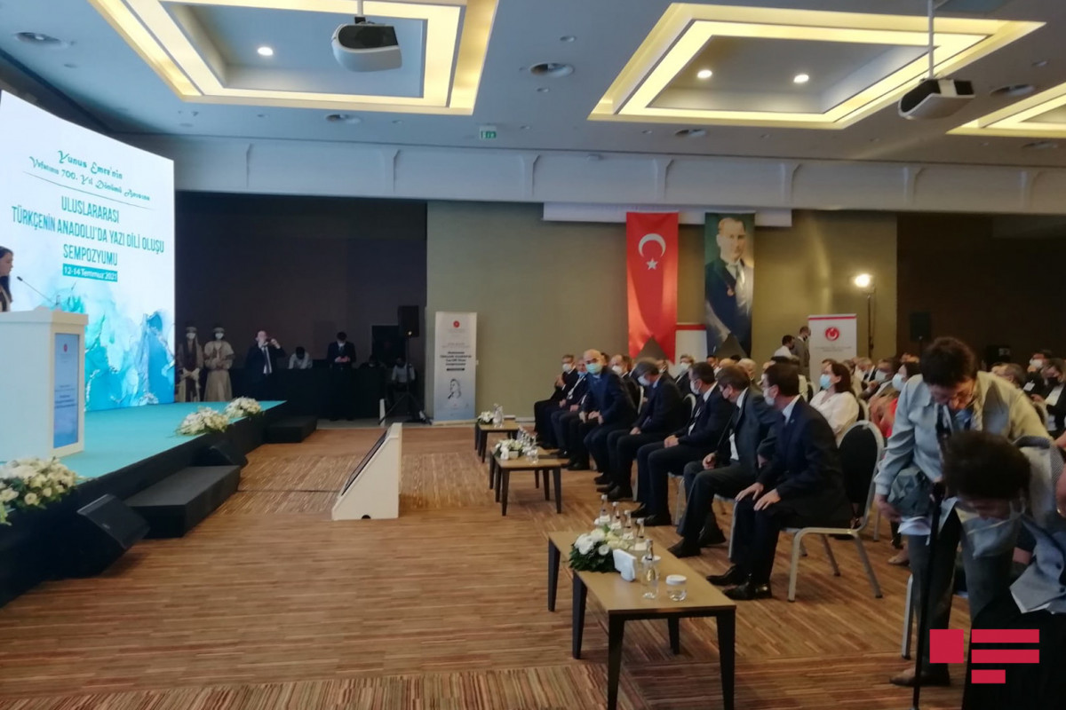 Türkiyədə beynəlxalq türkcəyə həsr olunmiş simpozium keçirilir - FOTO 