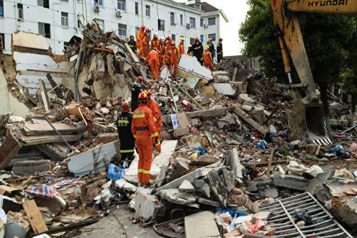 China hotel collapse kills eight