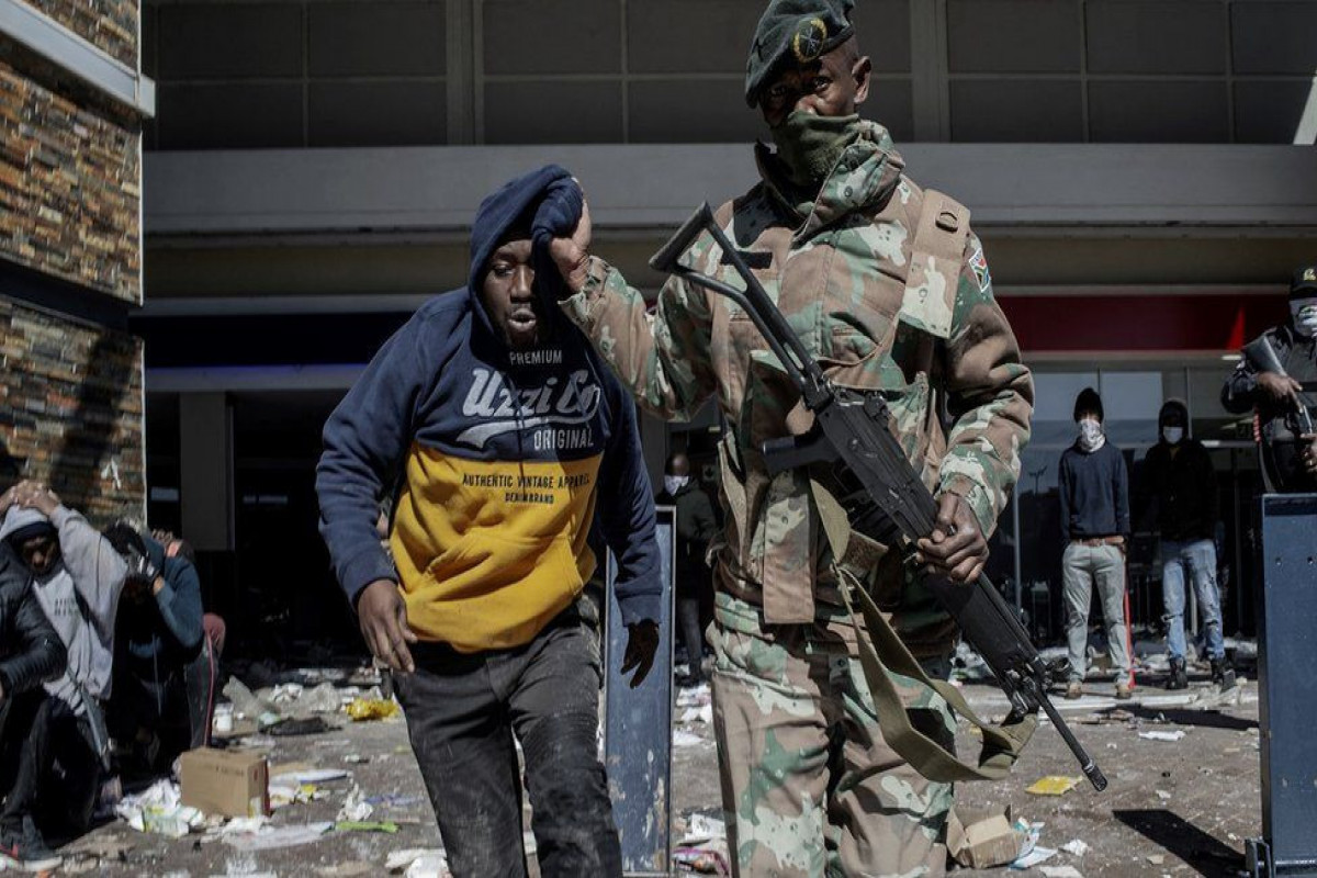 South Africa to deploy 25,000 troops after unrest