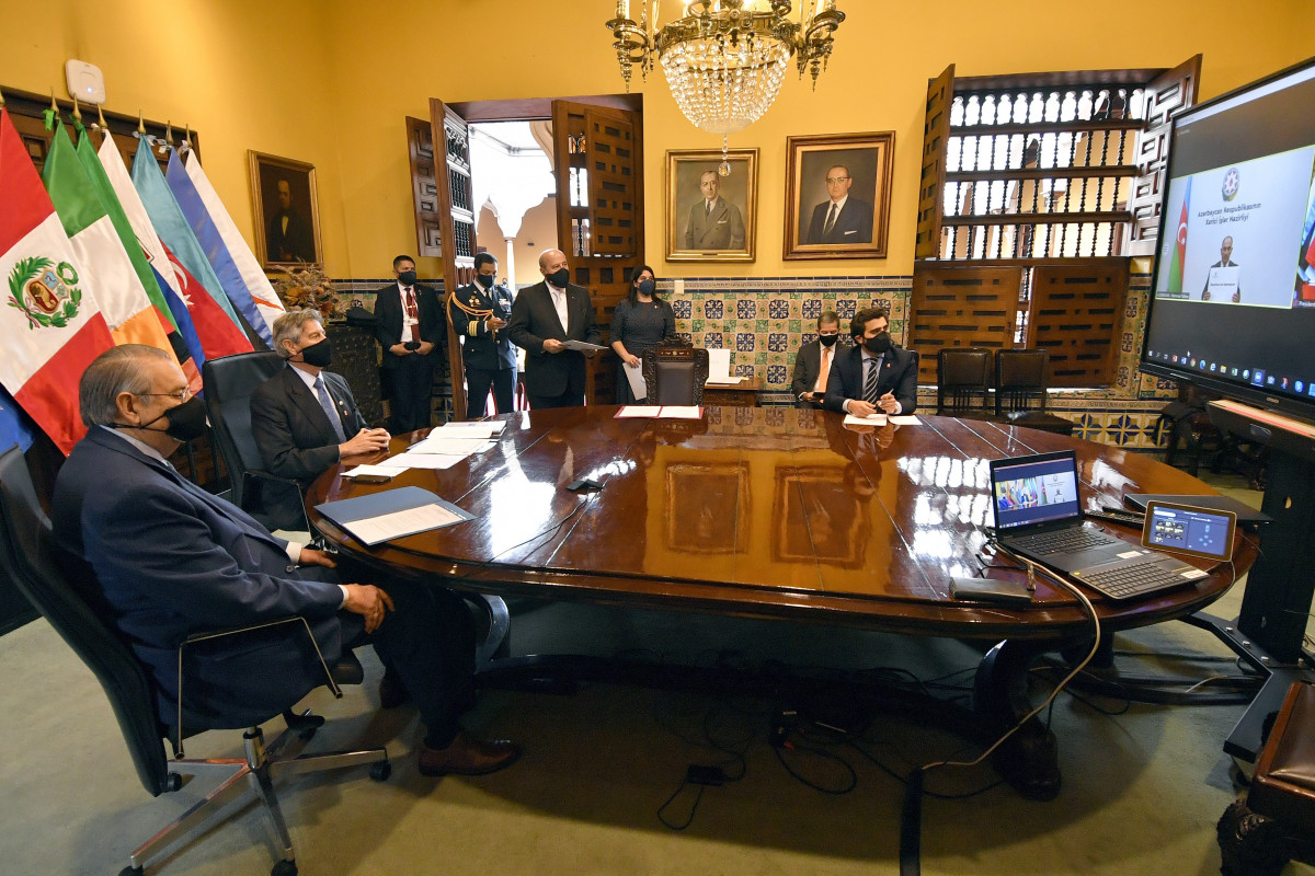 Президент Перу принял верительные грамоты посла Азербайджана