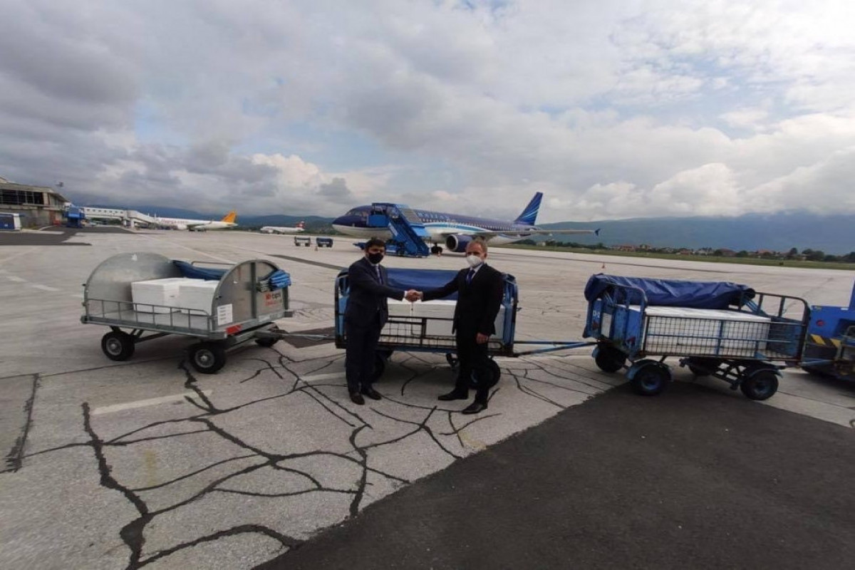 Самолет AZAL доставил в Боснию и Герцеговину вакцины против коронавируса-ФОТО 