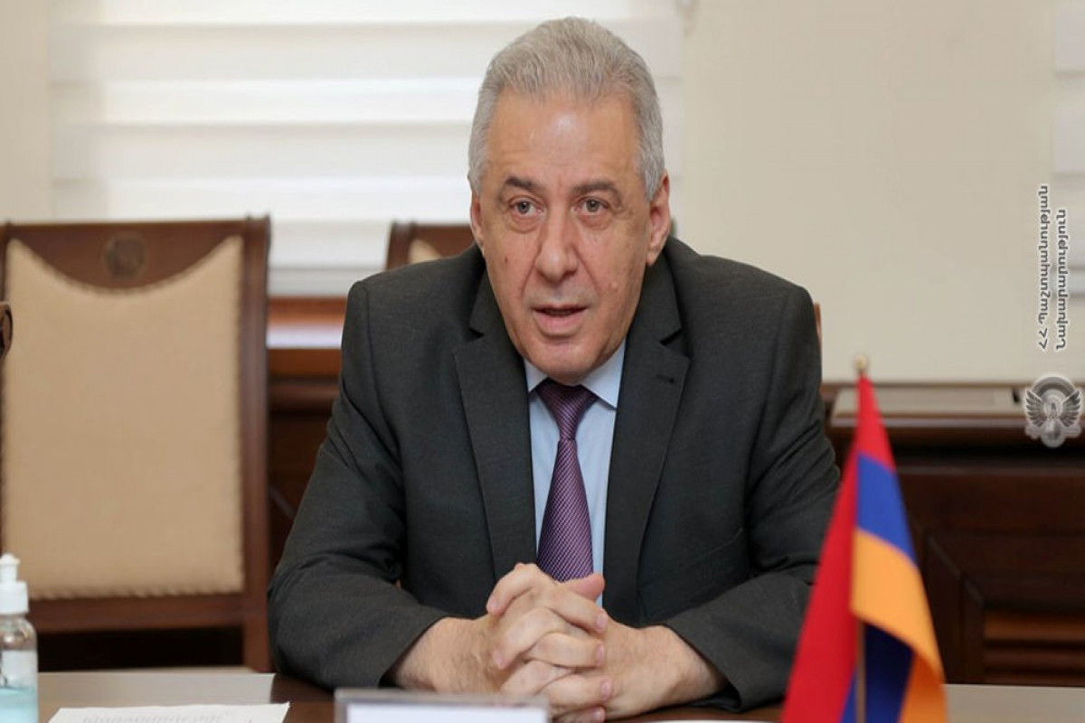 Ermənistanın müdafiə naziri istefa verib