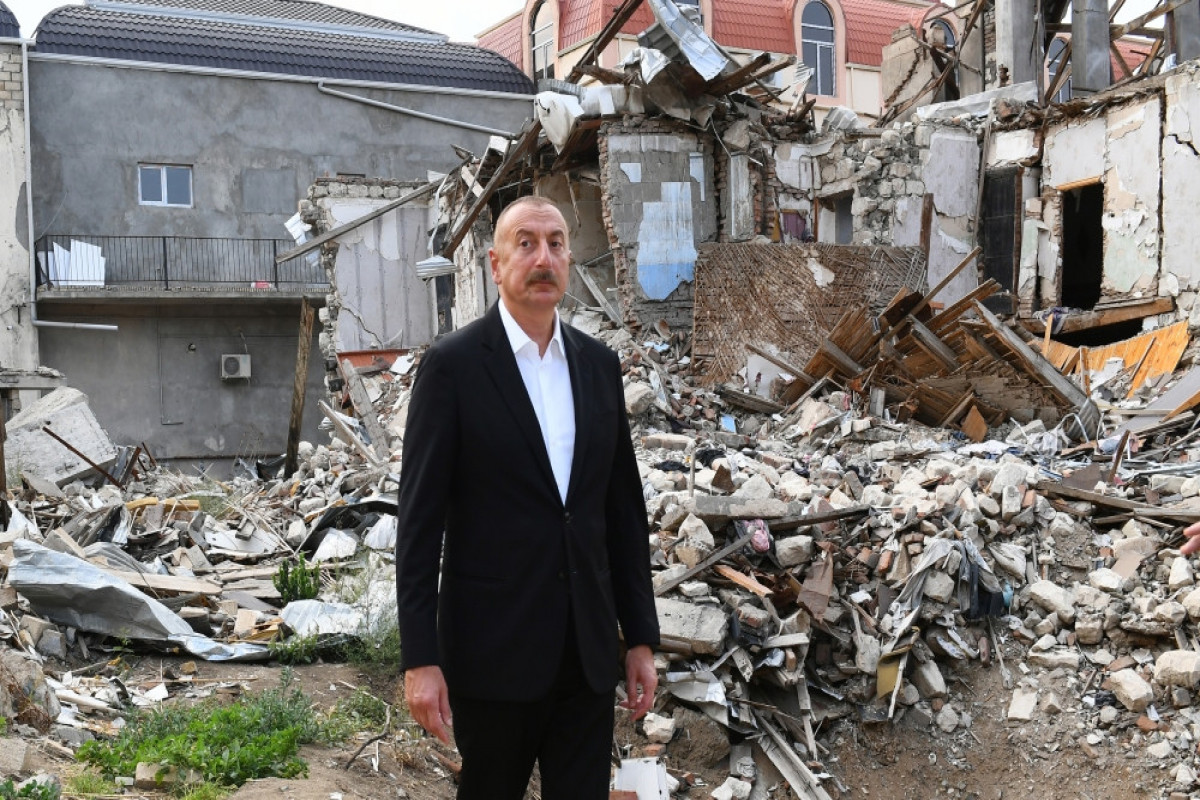 President Ilham Aliyev viewed crime scenes caused by Armenia's missile attacks on Ganja