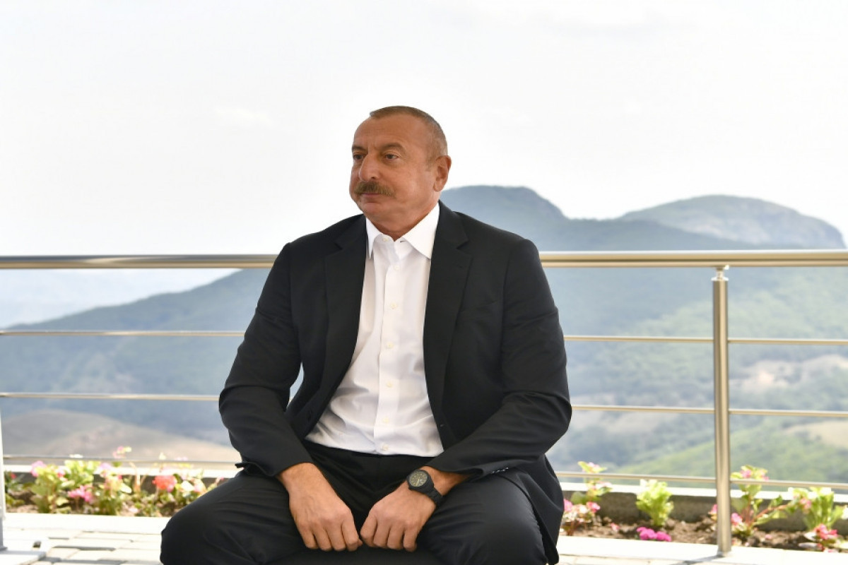 Президент Ильхам Алиев: Лично у меня очень близкие связи с господином Путиным, мы - политики, доверяющие друг другу