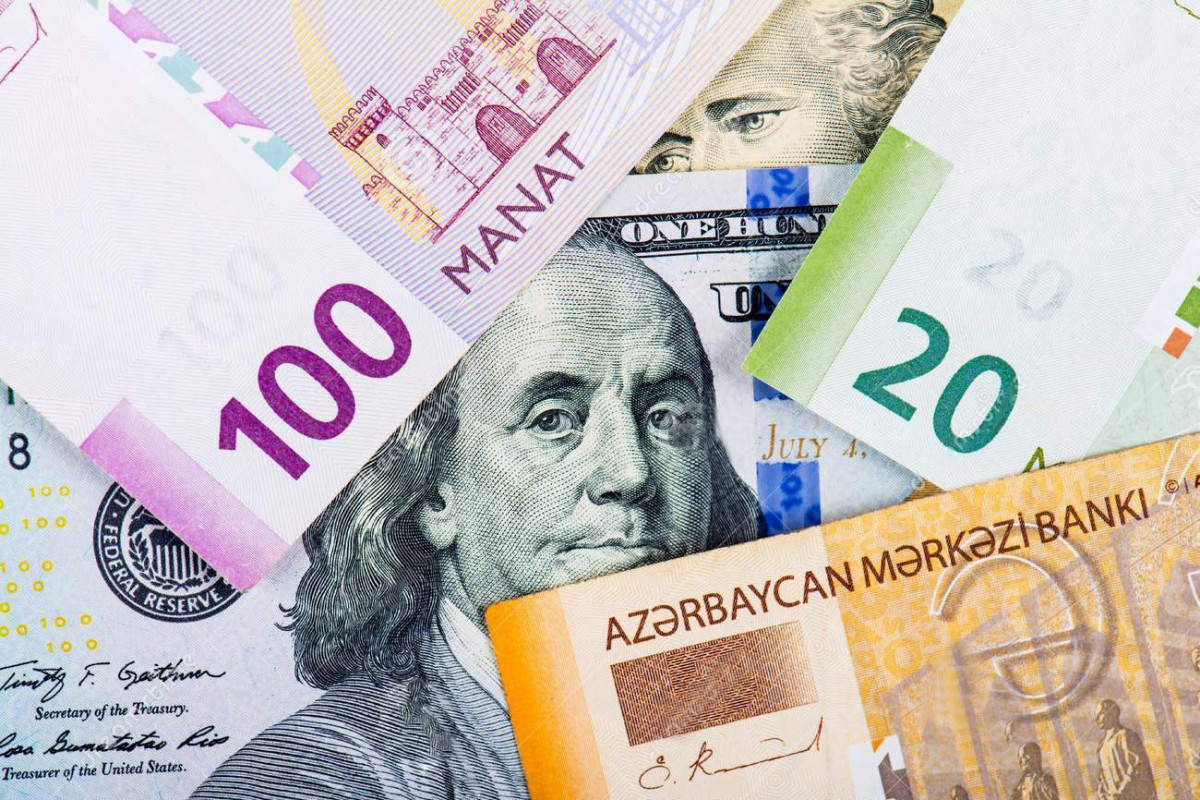 Azərbaycanda dollar depozitlərinin azalması davam edir