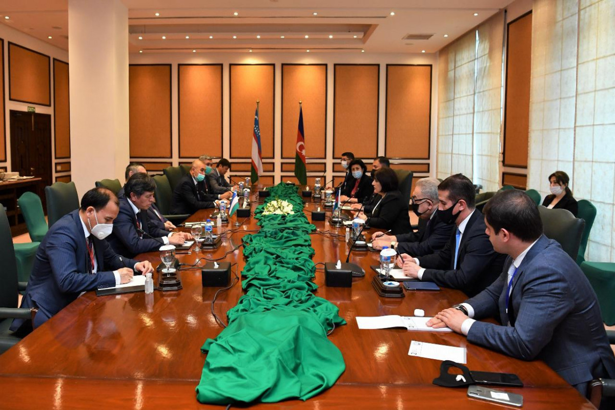 Председатель ММ Сахиба Гафарова встретилась со спикером парламента Узбекистана в рамках ПА ОЭС 