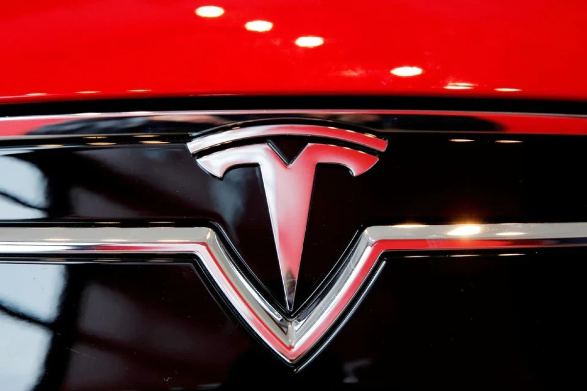 Tesla recalls nearly 6,000 U.S. cars over potentially loose bolts
