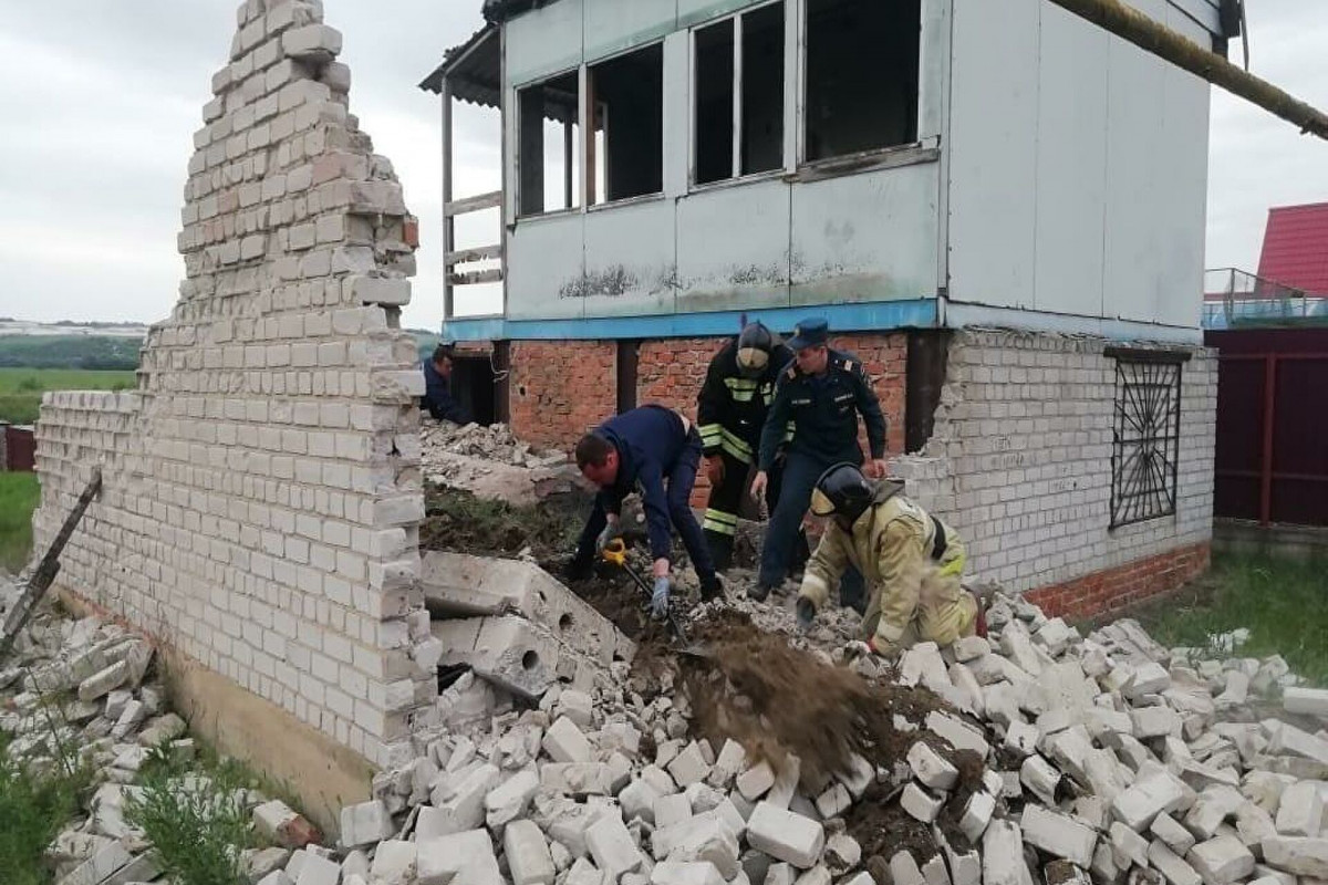 В России трое детей погибли под рухнувшей бетонной плитой