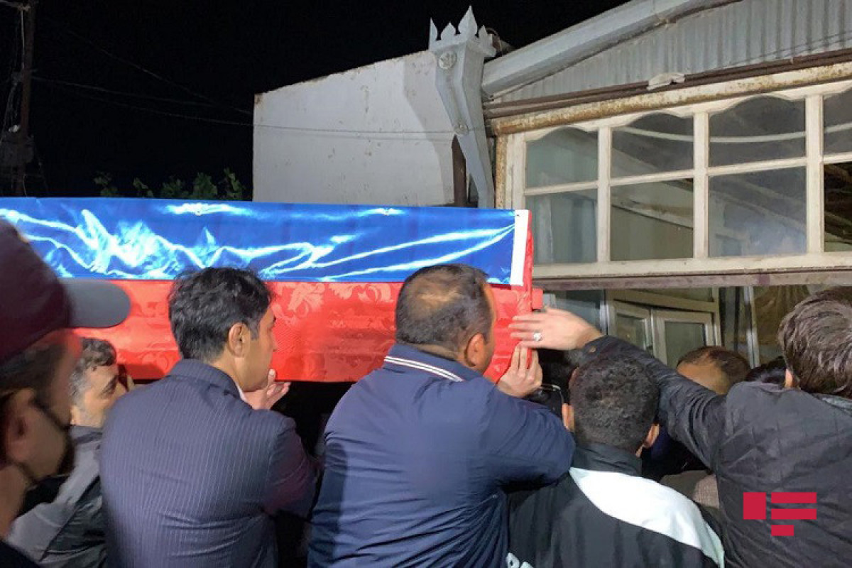 Тело погибшего в Кяльбаджаре журналиста доставлено в его дом в Баку