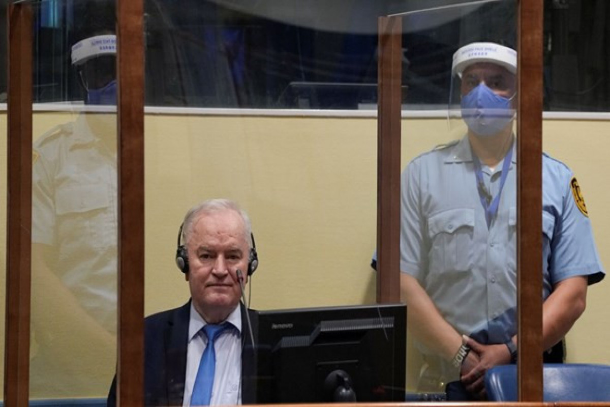 Суд утвердил пожизненный приговор генералу Младичу