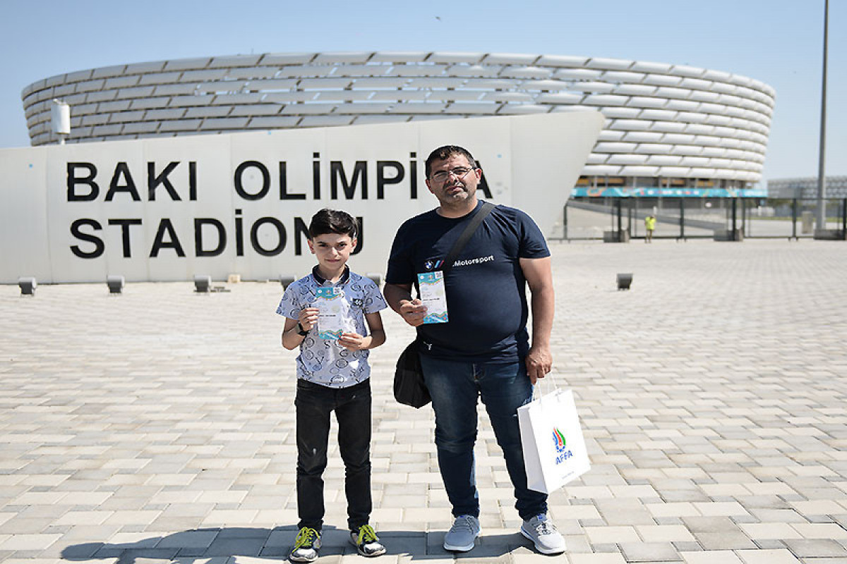 AFFA uşaqlara AVRO-2020-nin oyunlarına bilet hədiyyə edib - FOTOLENT 
