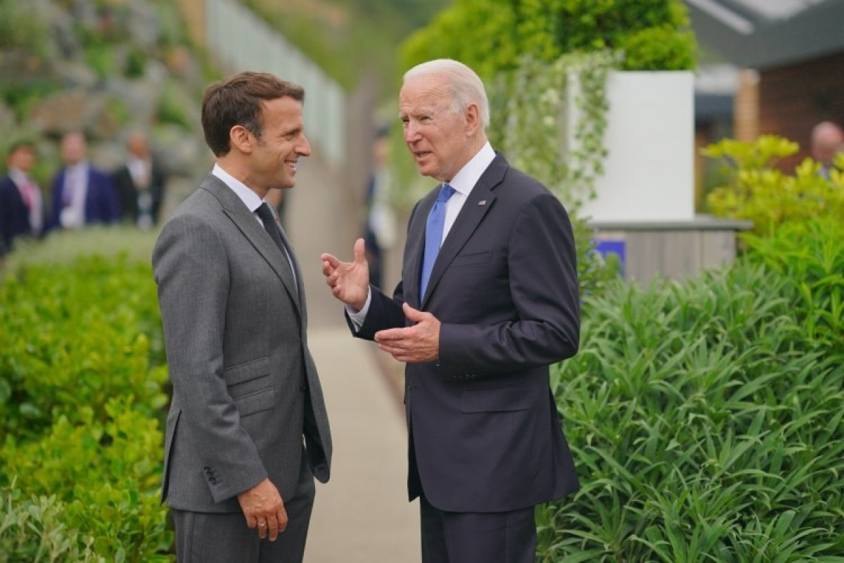 Fransa prezidenti Emmanuel Makron və ABŞ prezidenti Co Bayden