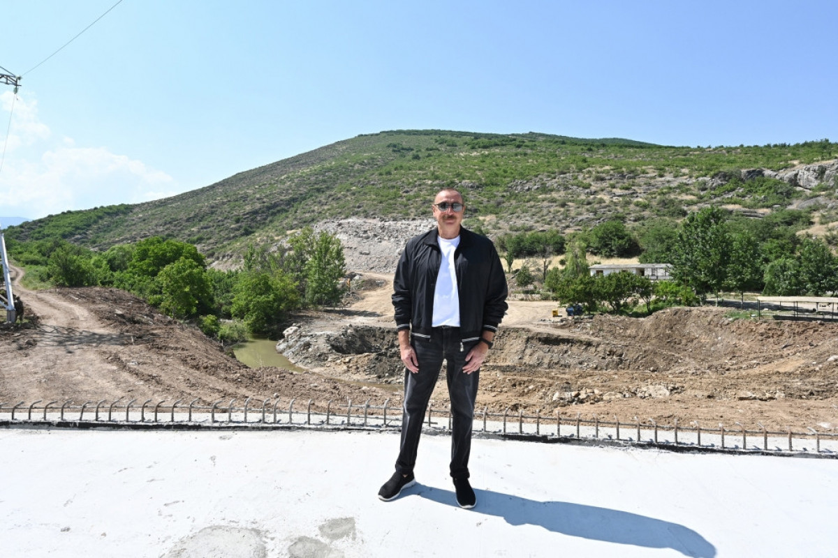 Президент Ильхам Алиев ознакомился со строительством моста на «Дороге Победы»-ОБНОВЛЕНО -ФОТО 