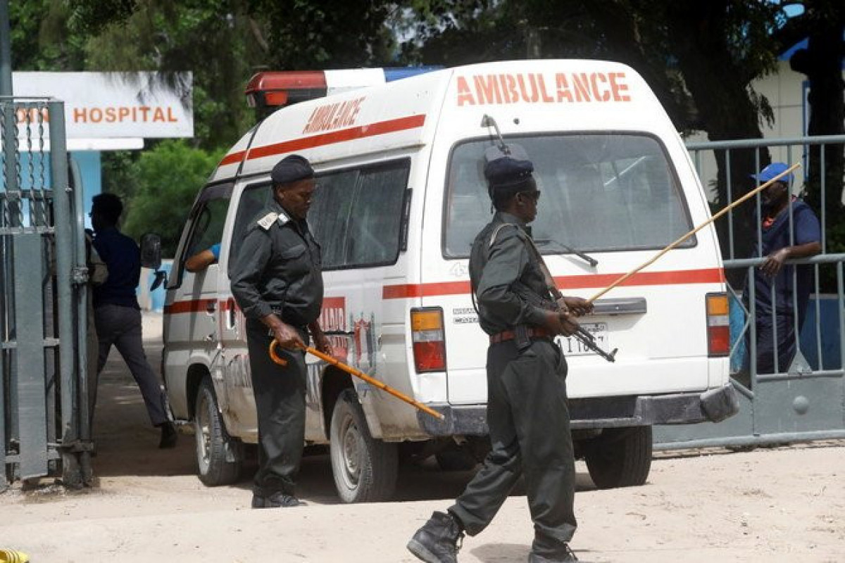 В Сомали 20 человек погибли при взрыве террориста-смертника