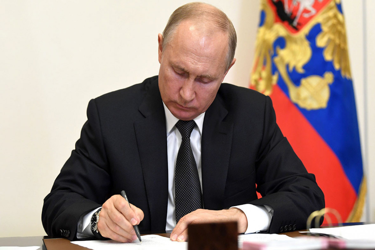 Putin decrees to extend stay of migrants in Russia