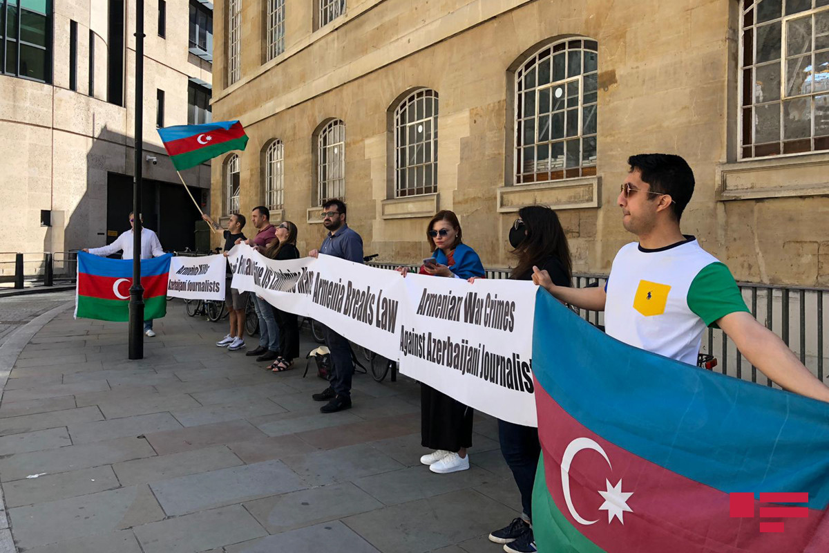 В Лондоне прошла акция протеста в связи с непредоставлением Арменией карт заминированных территорий-ФОТО 