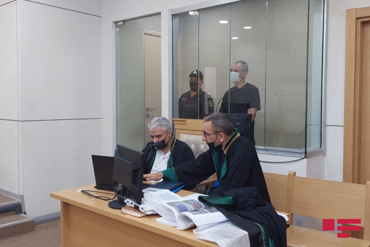 Судебное рассмотрение по уголовному делу Илькина Сулейманова, обвиняемого в убийстве 10-летней Нармин