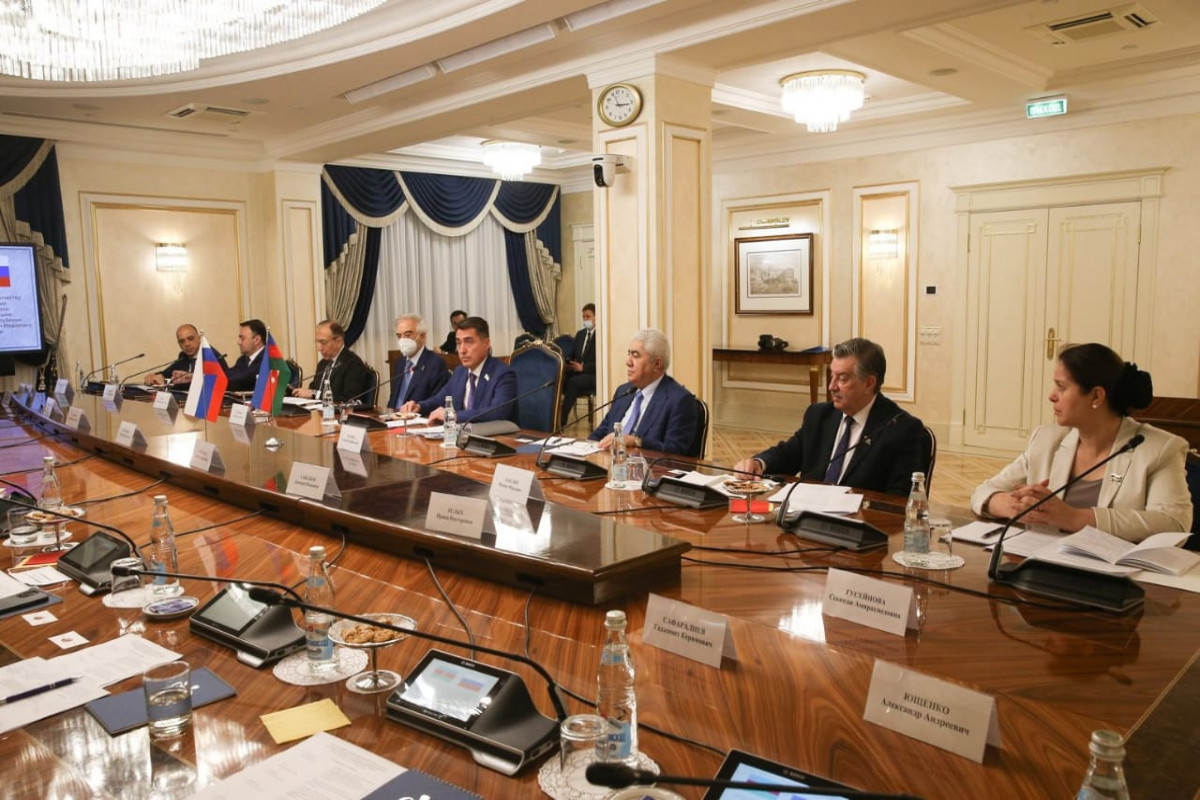 В Москве состоялось 15-е заседание межпарламентской комиссии по сотрудничеству между Азербайджаном и РФ-ФОТО 