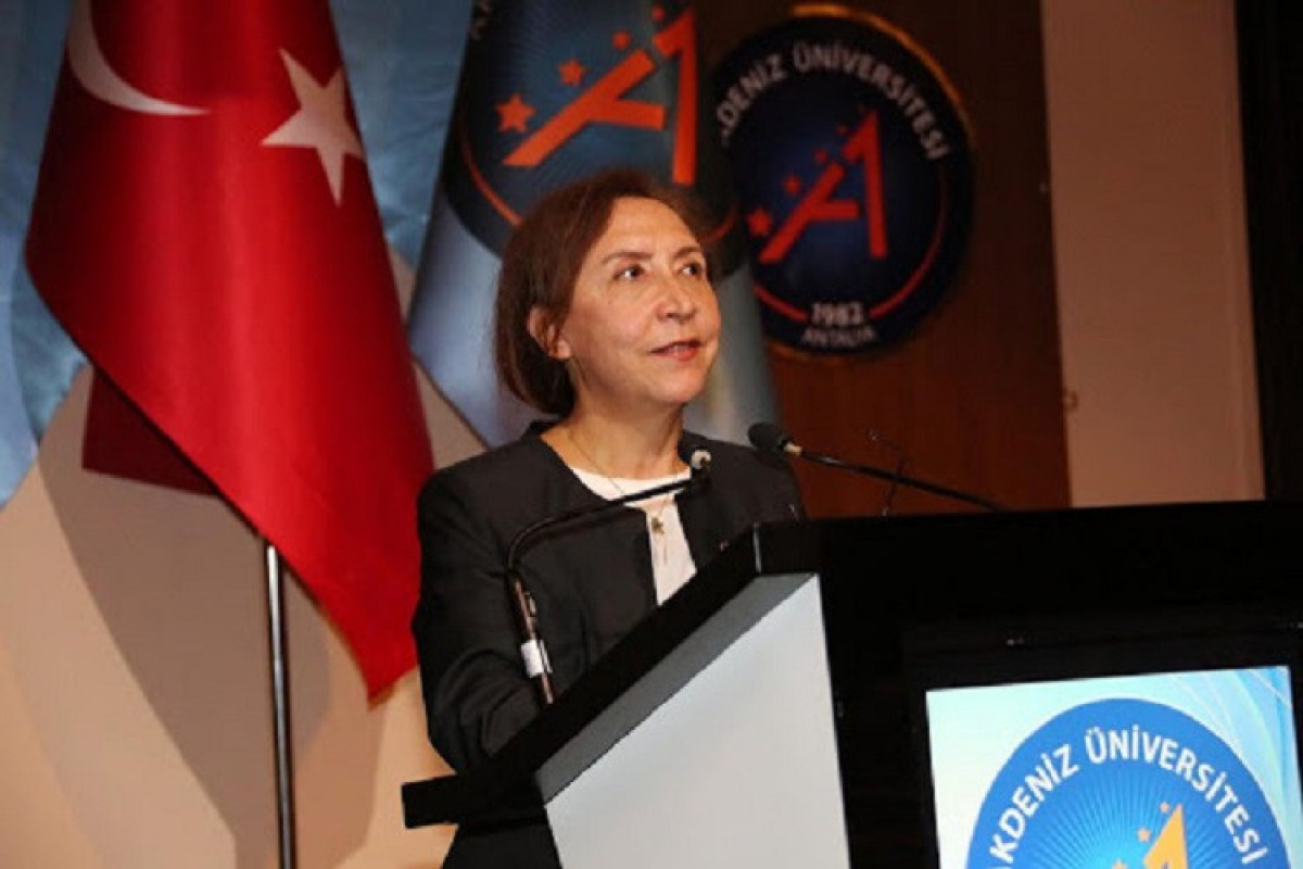 Selma Yel, tarixçi alim, professor