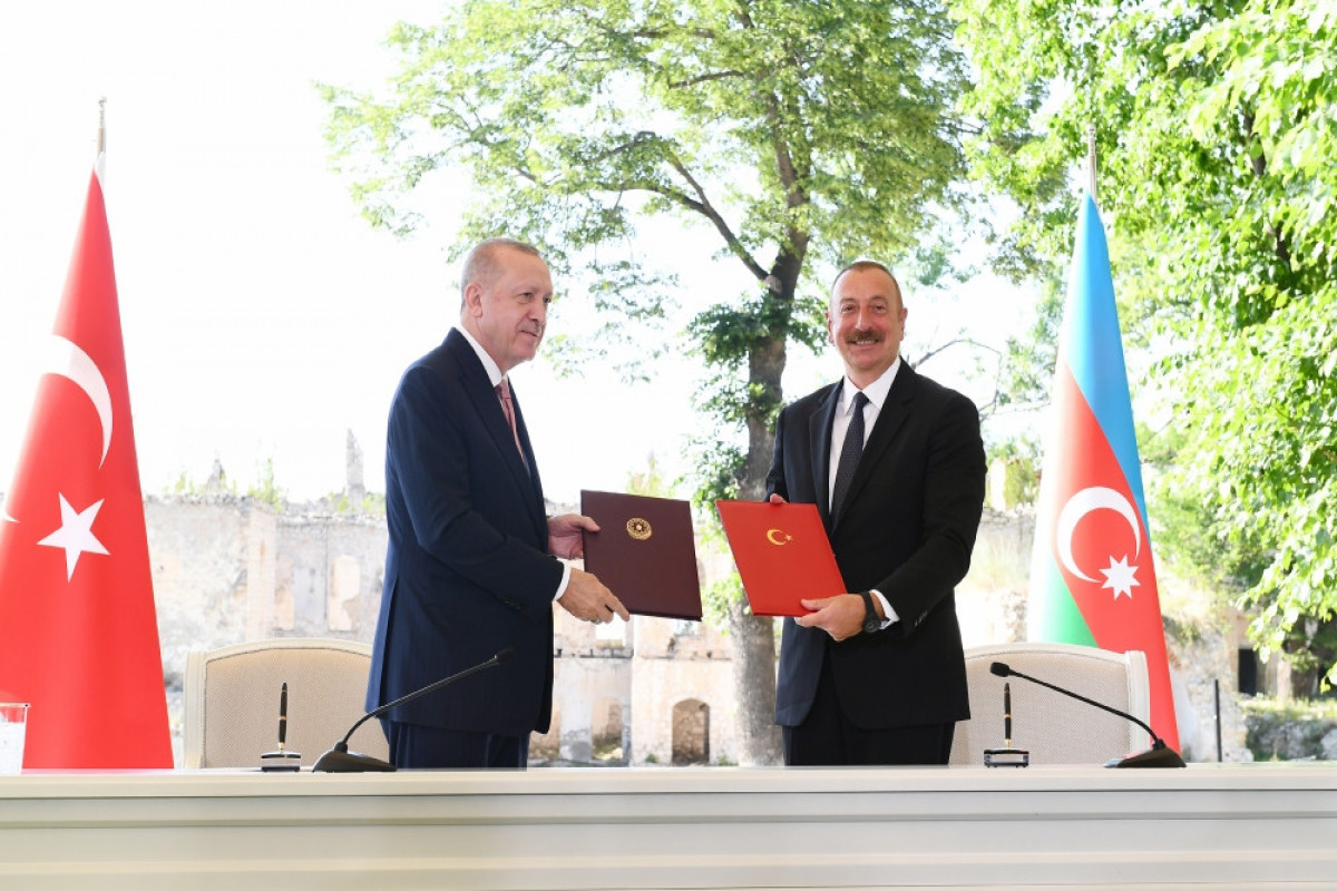 Шушинская декларация о союзнических отношениях между Азербайджанской Республикой и Турецкой Республикой - ПОЛНЫЙ ТЕКСТ 
