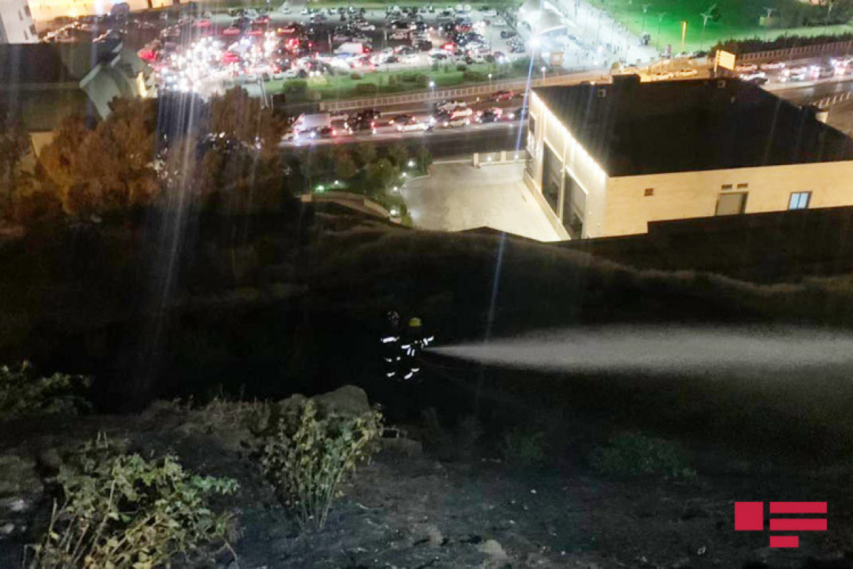 FHN Bakıda Gülüstan sarayının yaxınlığında baş verən yanğınla bağlı məlumat yayıb - FOTO  - VİDEO  -  YENİLƏNİB-1 