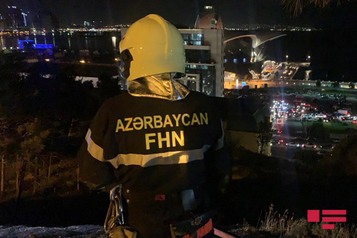 МЧС распространил информацию о пожаре у Дворца «Гюлистан» в Баку-ФОТО -ВИДЕО -ОБНОВЛЕНО 