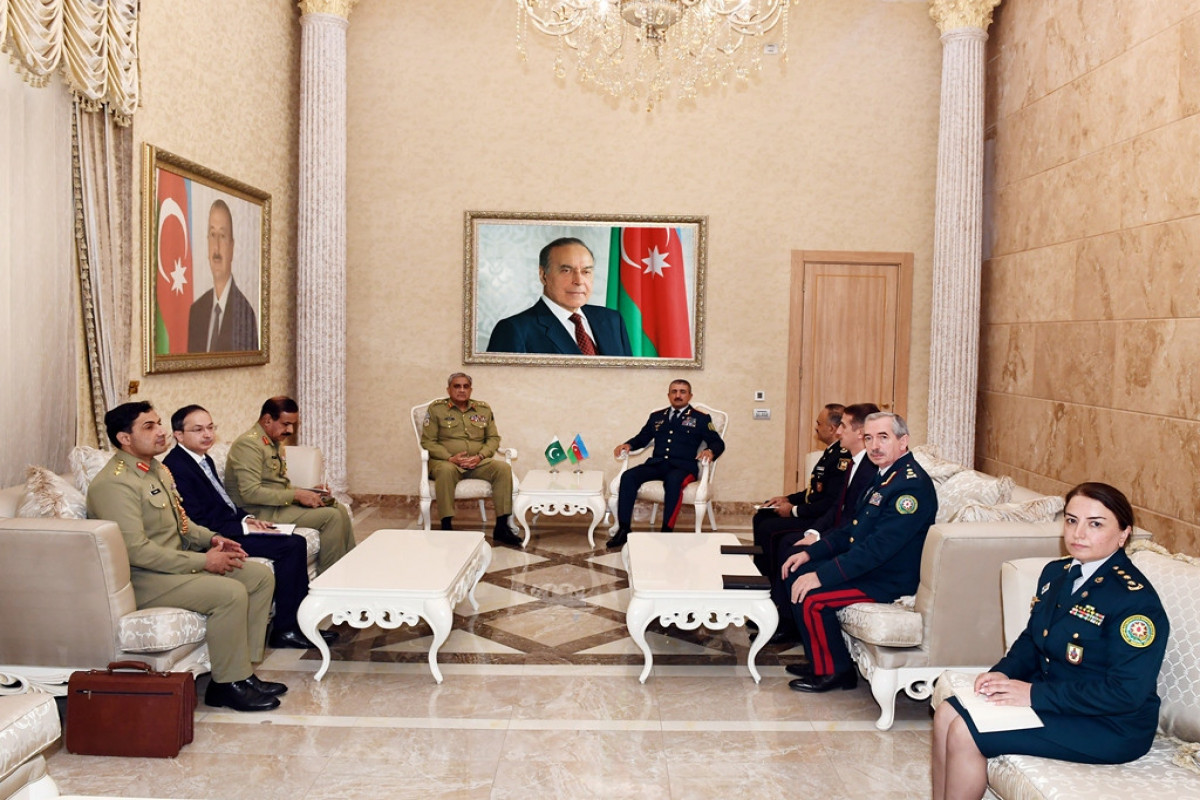 Elçin Quliyev Pakistanın Quru Qoşunlarının komandanı ilə görüşüb
