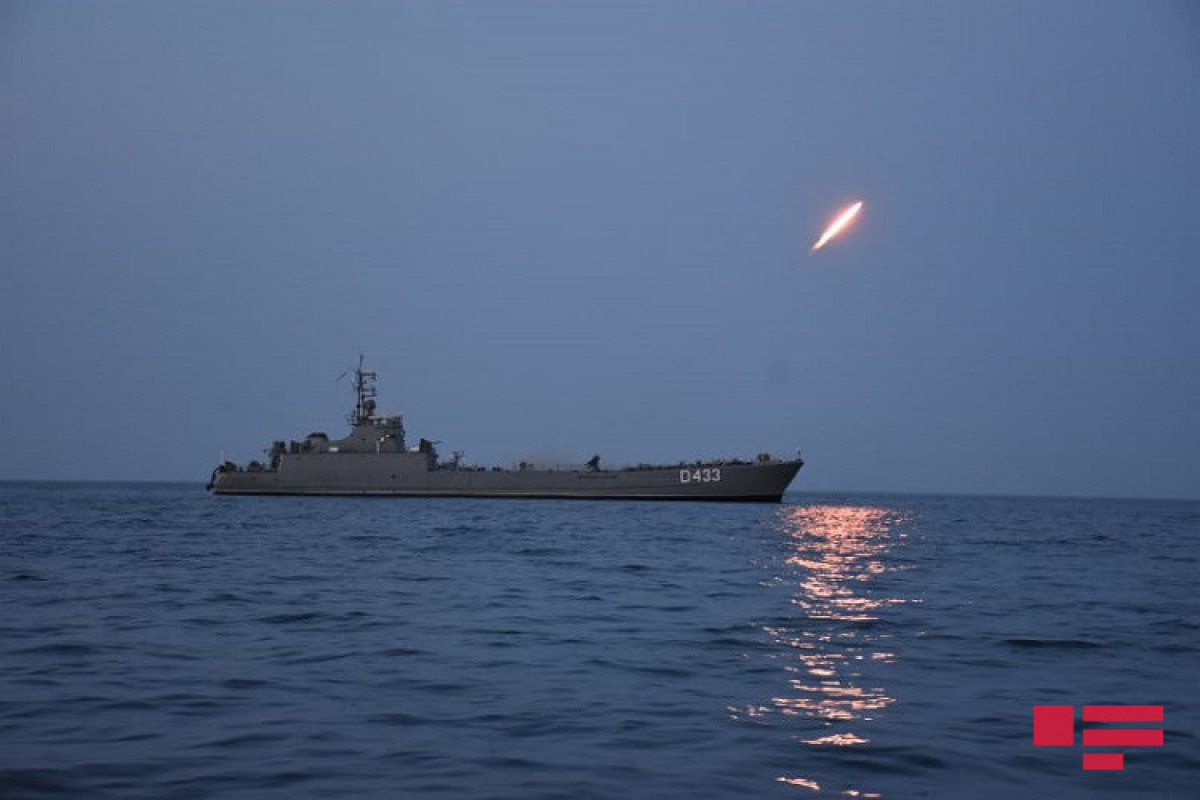 На учениях ВМС выполнены ночные стрельбы – ФОТО  