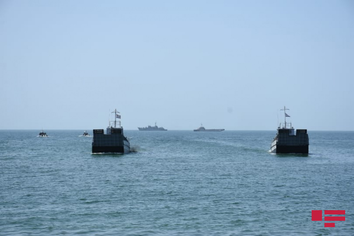 ВМС приступили ко второму этапу тактических учений-ФОТО 