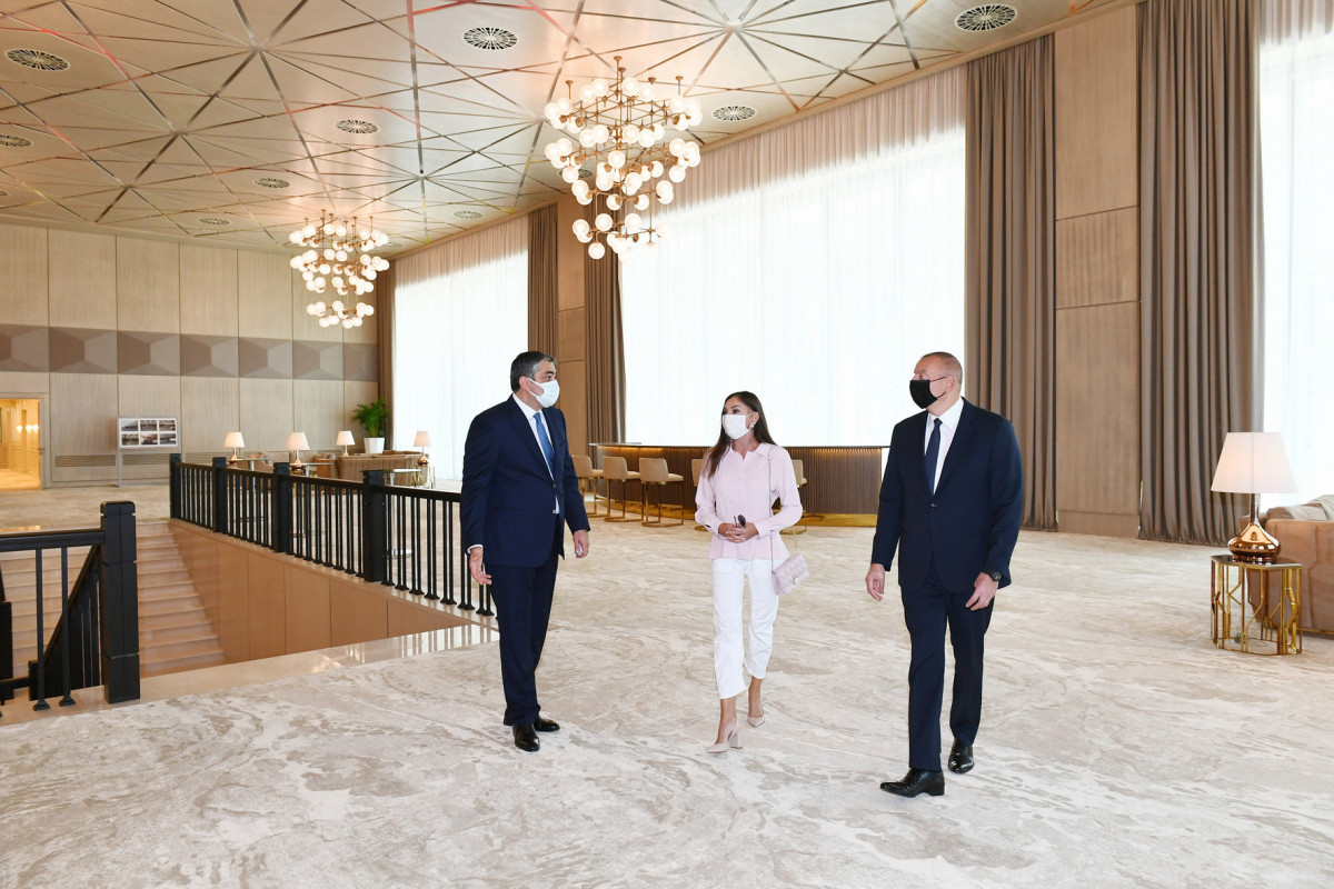 Prezident İlham Əliyev “Gülüstan” sarayında yenidənqurmadan sonra yaradılan şəraitlə tanış olub - VİDEO  - YENİLƏNİB 
