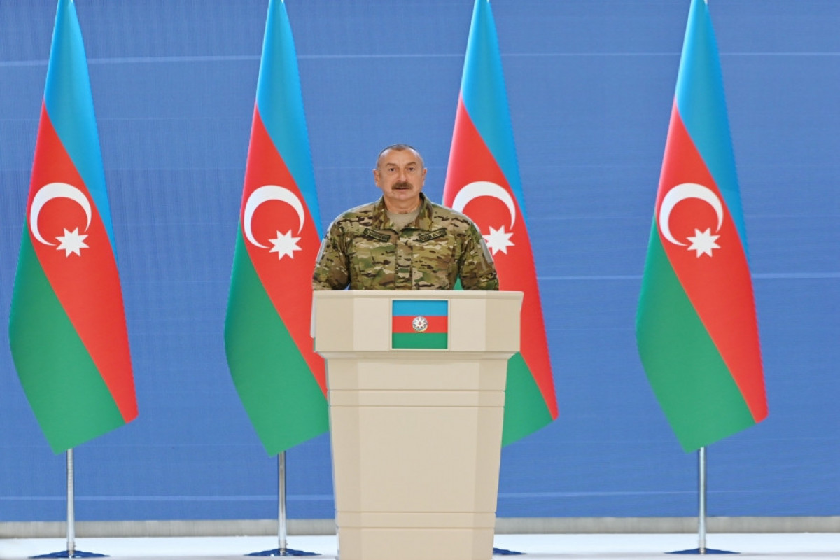 Президент Ильхам Алиев встретился с группой руководителей и личного состава Азербайджанской Армии-ОБНОВЛЕНО 