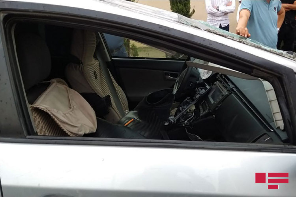 В Гяндже столкнулись два легковых автомобиля – ФОТО  