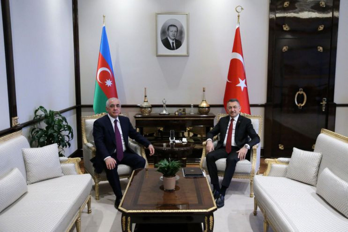 Али Асадов поздравил Фуата Октая в связи с открытием канала «Стамбул»