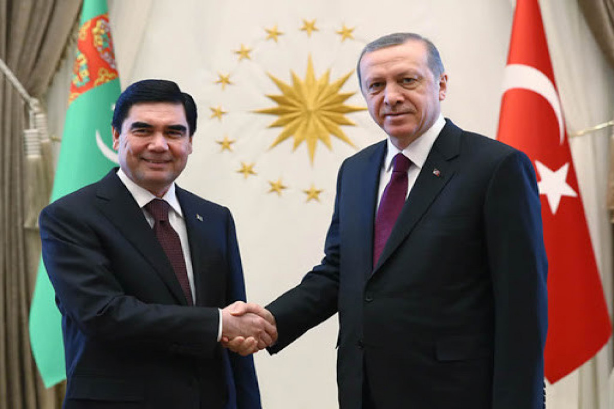 Turkish and Turkmen Presidents hold phone conversation