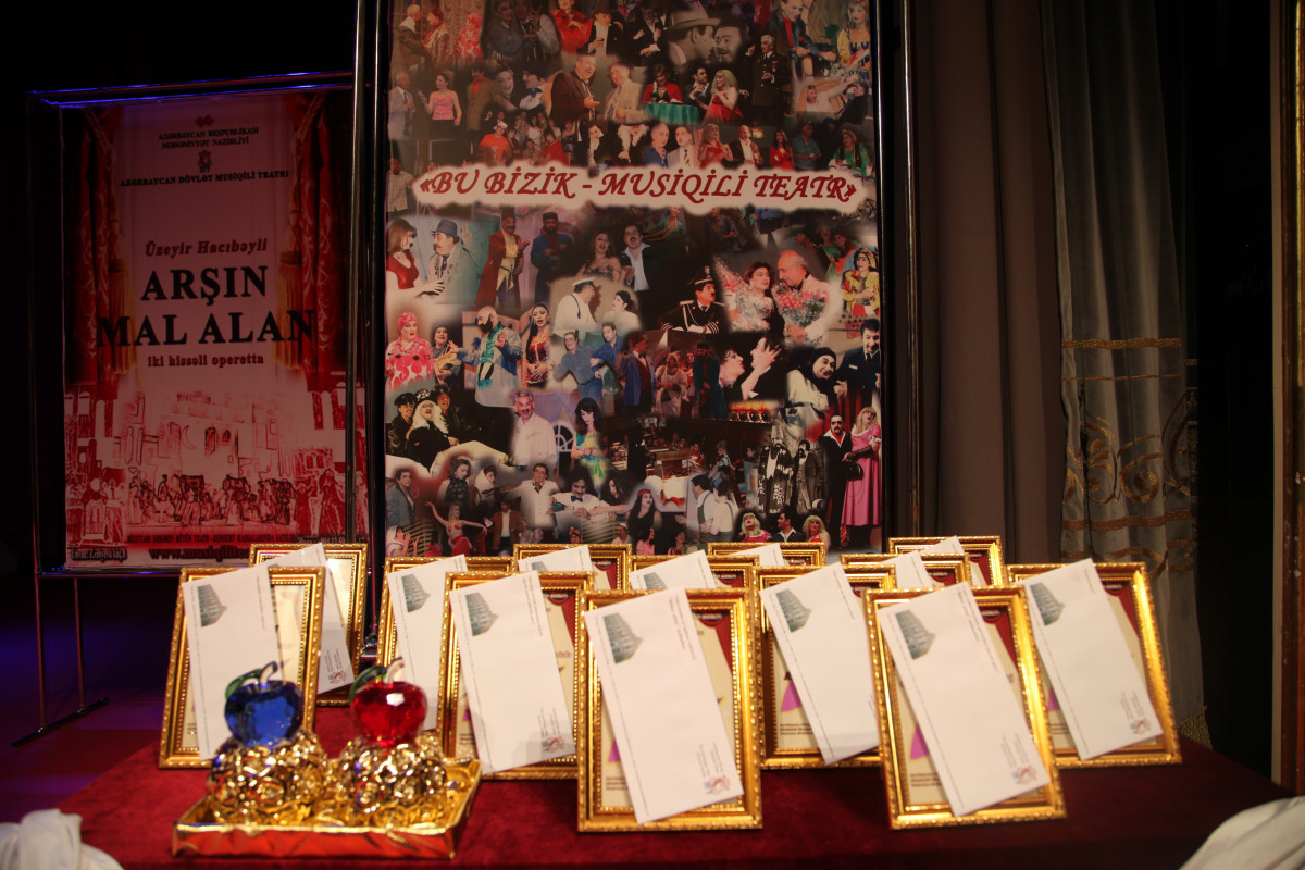 Musiqili Teatrda mükafatlandırma mərasimi keçirilib