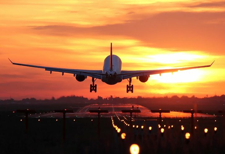 Azərbaycan ötən il hava nəqliyyatından gəlirlərini 37% artırıb