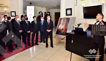 Ankarada “Dahi Azərbaycan şairi Nizami Gəncəvi” mövzusunda kitab və rəsm sərgiləri açılıb