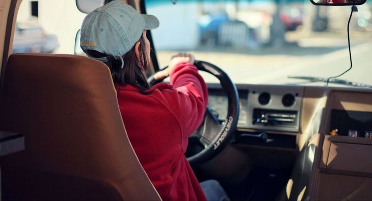 В прошлом году доля женщин среди получивших водительское удостоверение увеличилась до 7,5%