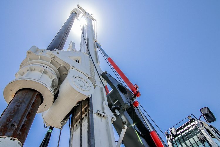 Number of oil and gas drilling rigs in the world increased