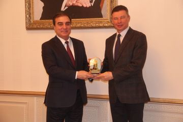 Ukrayna səfiri Gəncədə Ermənistanın atəşə tutduğu ərazidə olub - YENİLƏNİB - FOTO