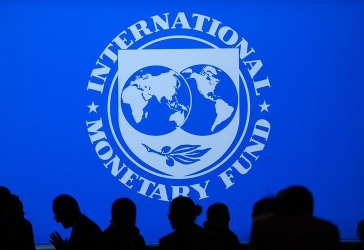 IMF: Azerbaijani economy to grow by 2 % this year