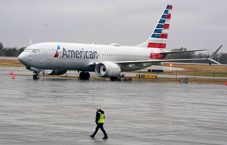"American Airlines"a məxsus "Boeing 737 MAX" təyyarəsi təcili eniş edib