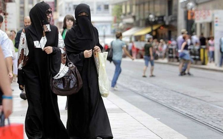 Switzerland to ban wearing of burqa and niqab in public places