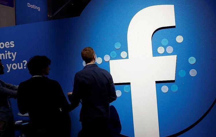 Russian media watchdog demands Facebook restore access to Russian media posts