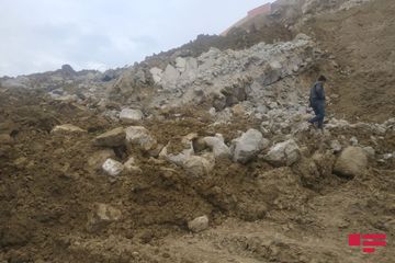 Səbail rayon icra hakimiyyətinin başçısı Badamdarda sürüşmə olan əraziyə gəlib - FOTO - YENİLƏNİB-3