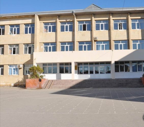 В Баку после карантина открылась школа