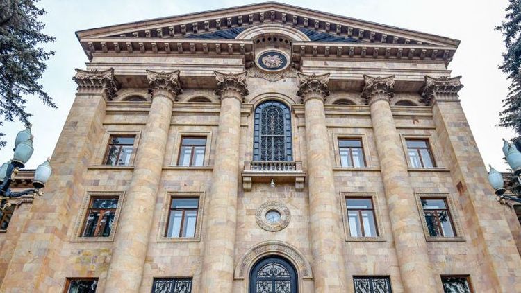 Глава аппарата парламента Армении подал заявление об отставке