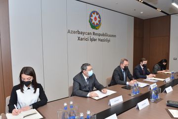 Ceyhun Bayramov TBMM-in Xarici əlaqələr komissiyasının sədri ilə görüşüb